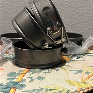 Black Springform Cake Pan set of 8 great for pizza and quiches and cheesecake